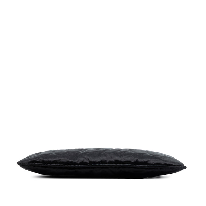 Chanel embossé Camellia Chaîne Pochette Satin