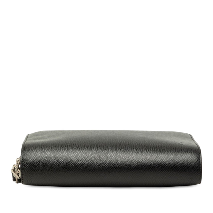 Louis Vuitton Taiga Pochette Baikal Noir – vue 3 – GABY PARIS