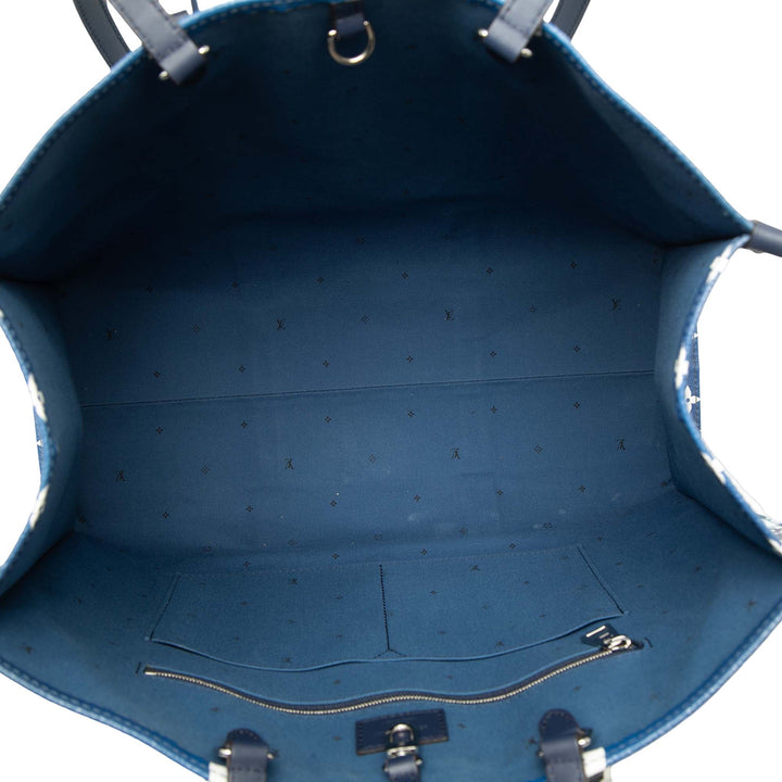 Louis Vuitton Sac à main Giant Escale OntheGo Monogram GM Bleu – vue 4 – GABY PARIS