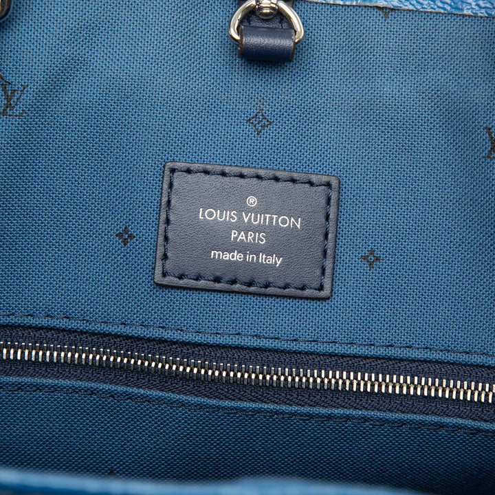 Louis Vuitton Sac à main Giant Escale OntheGo Monogram GM Bleu – vue 5 – GABY PARIS