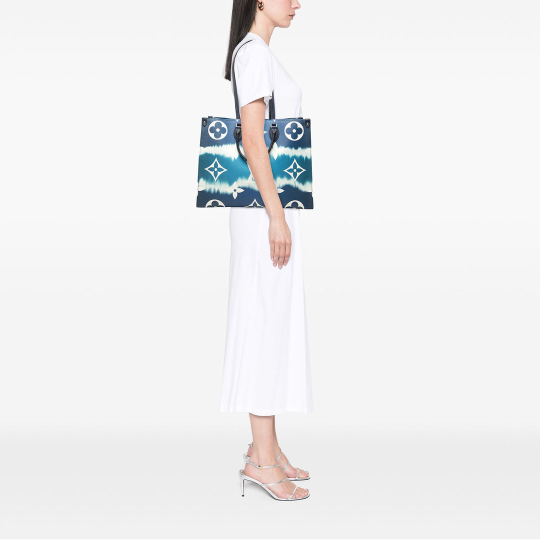 Louis Vuitton Sac à main Giant Escale OntheGo Monogram GM Bleu – vue 6 – GABY PARIS