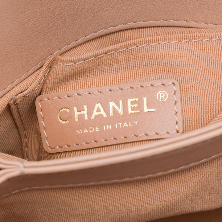 Chanel Matelassé Perle Boy Chaîne à rabat Mini Cuir de veau