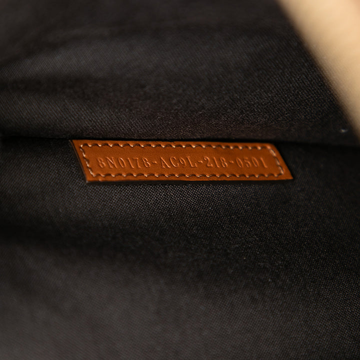 Fendi Cuir Logo Flat Pochette – GABY PARIS Authentique