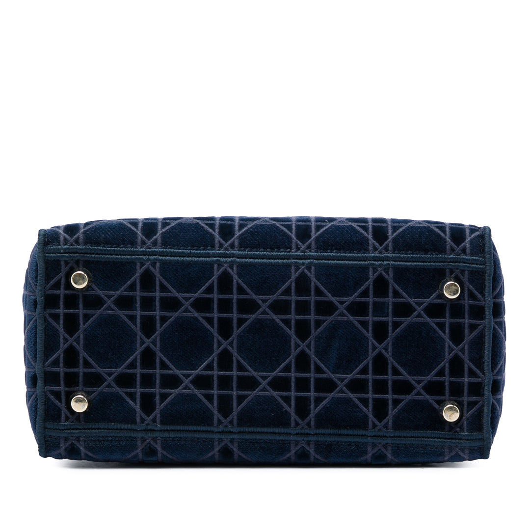 Dior Lady D-Lite Cannage Moyen Bleu – vue 3 – GABY PARIS