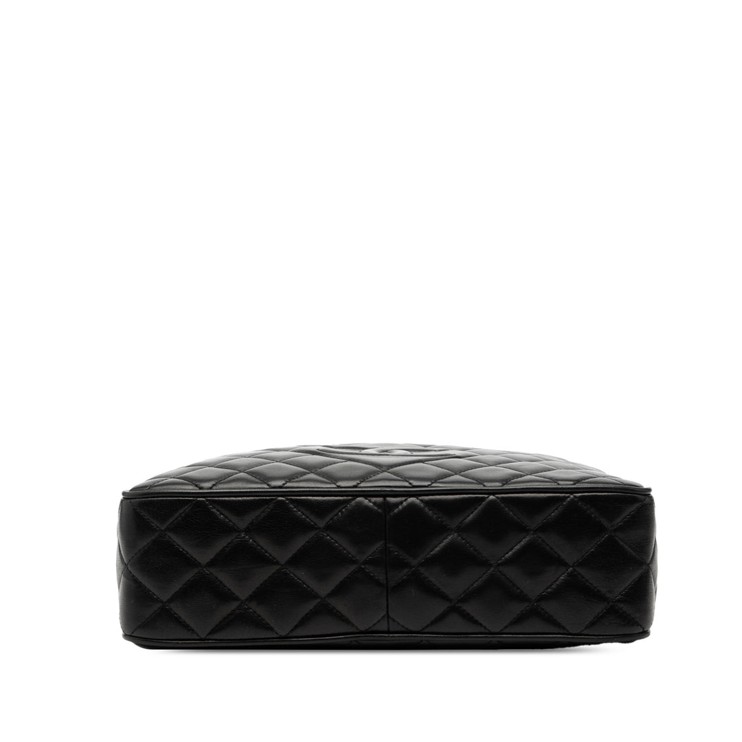 Chanel CC Matelassé Cuir d’agneau Pompon Sac caméra – GABY PARIS Authentique