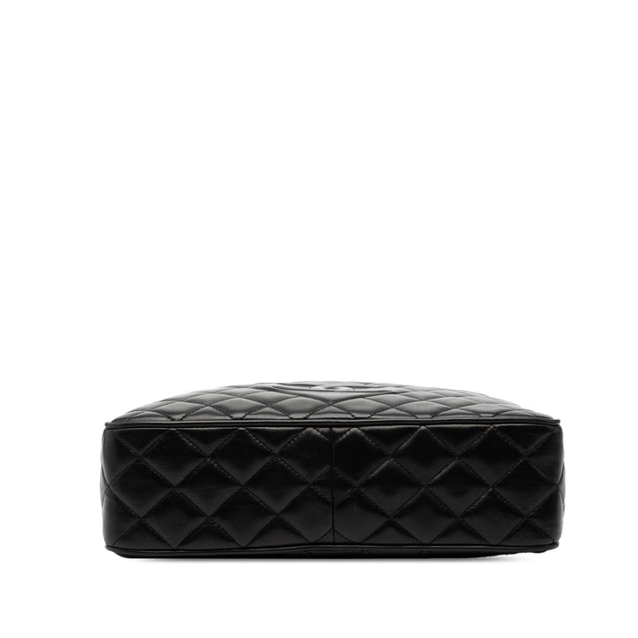 Chanel CC Matelassé Cuir d’agneau Pompon Sac caméra – GABY PARIS Authentique