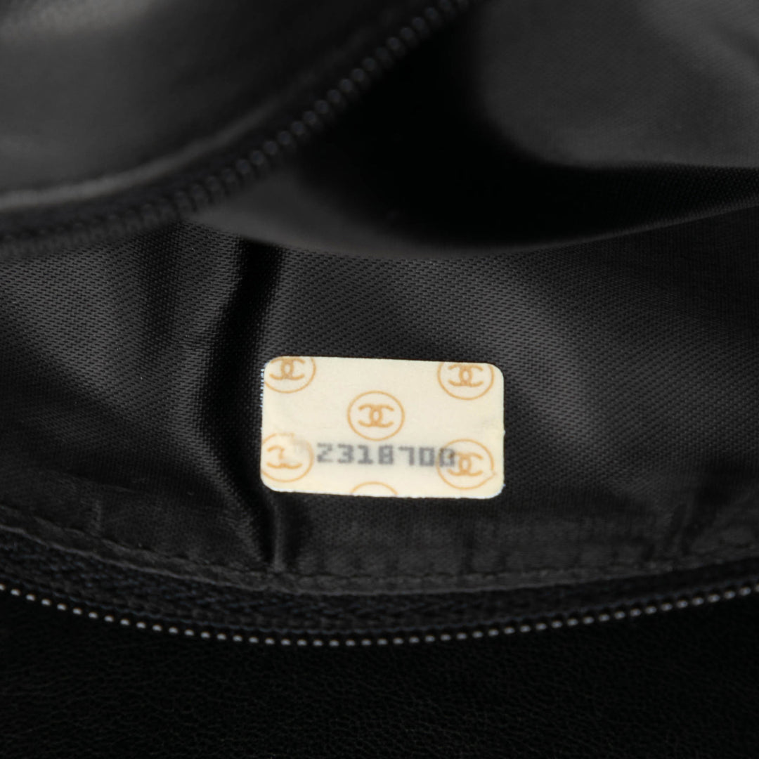 Chanel CC Matelassé Cuir d’agneau Pompon Sac caméra – GABY PARIS Authentique