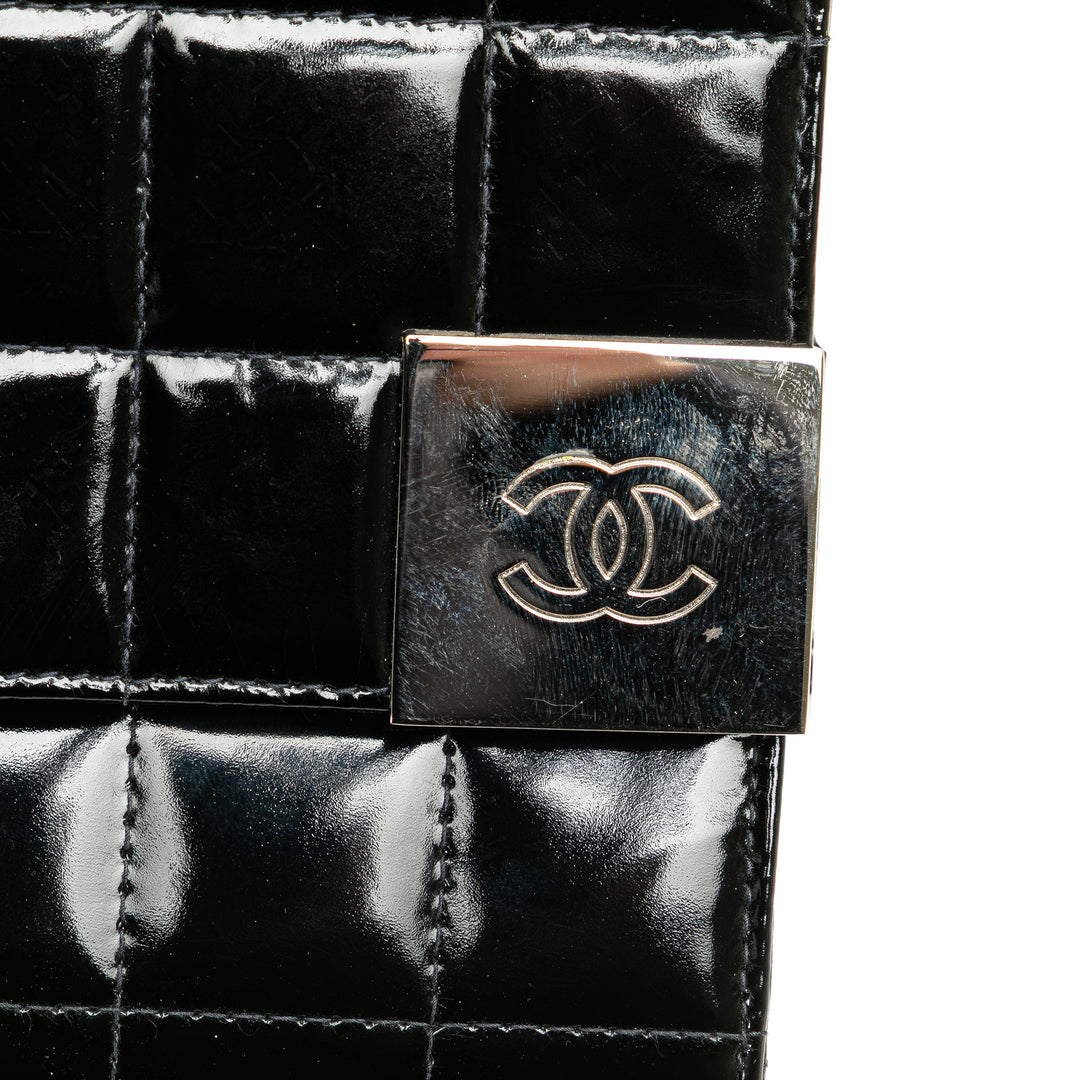 Chanel CC Chocolate Bar Cuir verni Pochette on Chain Noir – GABY PARIS Authentique