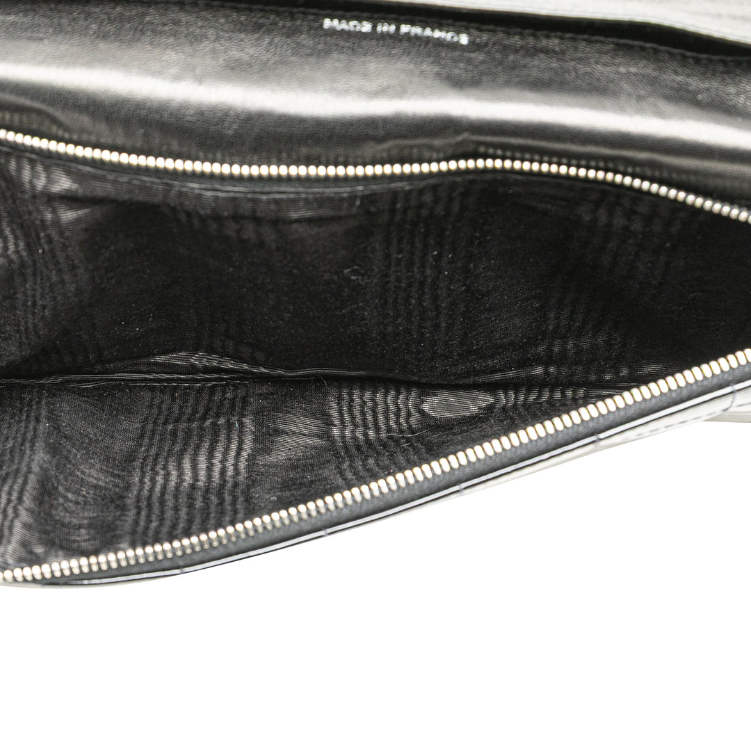 Chanel CC Chocolate Bar Cuir verni Pochette on Chain Noir – GABY PARIS Authentique