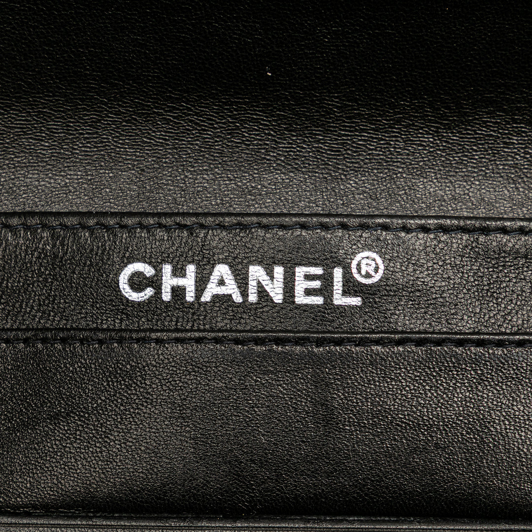 Chanel CC Chocolate Bar Cuir verni Pochette on Chain Noir – GABY PARIS Authentique