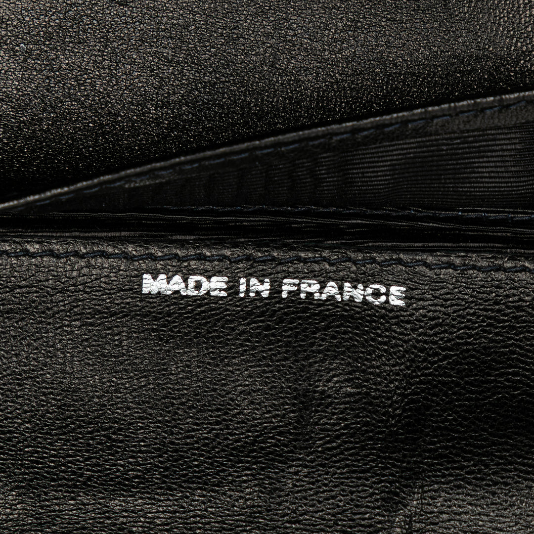 Chanel CC Chocolate Bar Cuir verni Pochette on Chain Noir – GABY PARIS Authentique