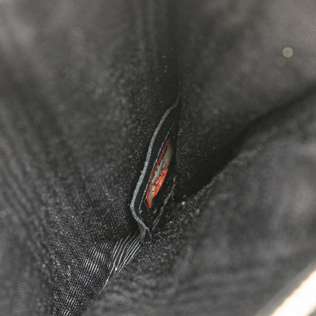 Chanel CC Chocolate Bar Cuir verni Pochette on Chain Noir – GABY PARIS Authentique