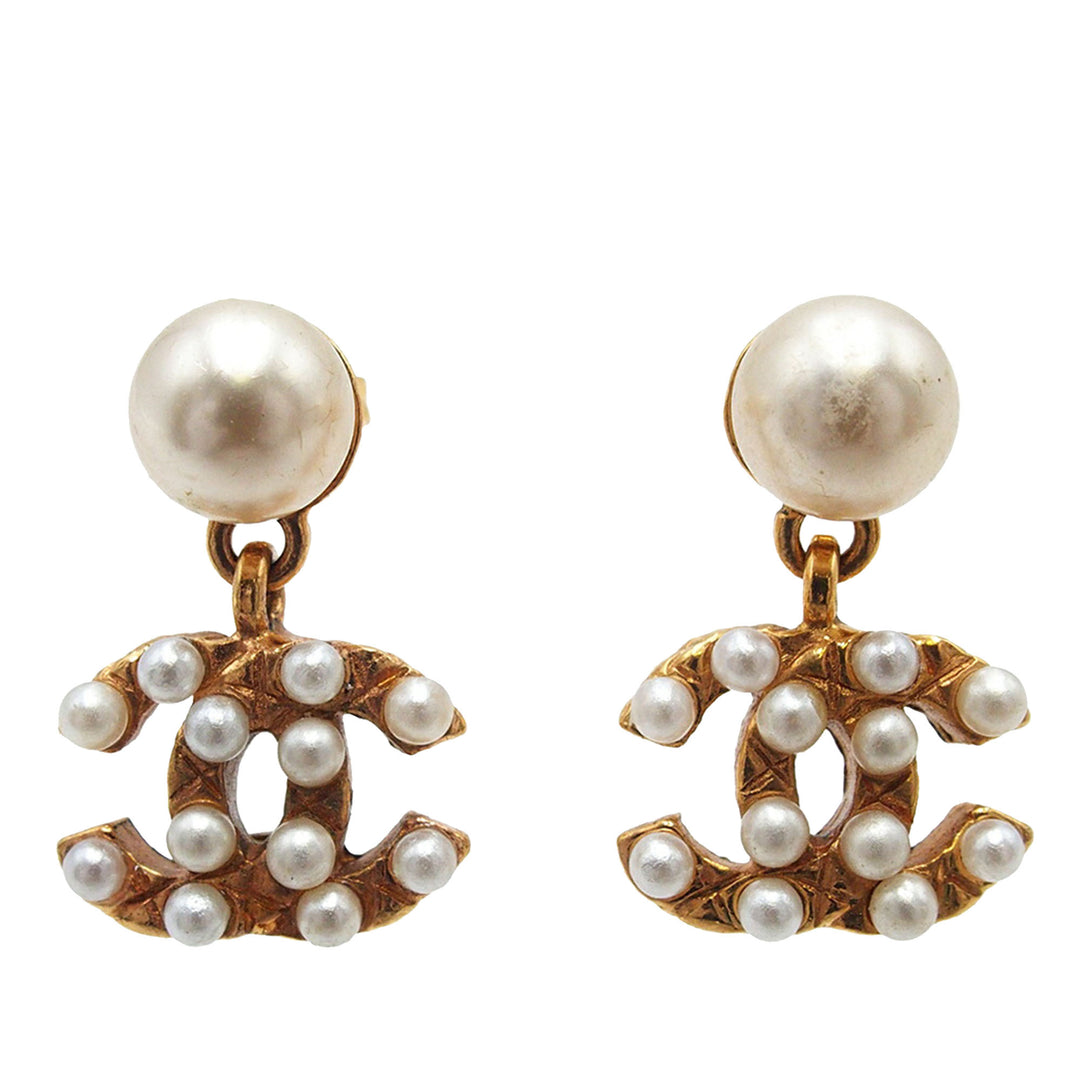 Chanel CC plaqué Perles fantaisie pendantes fermoir poussette Boucles d'oreilles Doré – vue principale – GABY PARIS