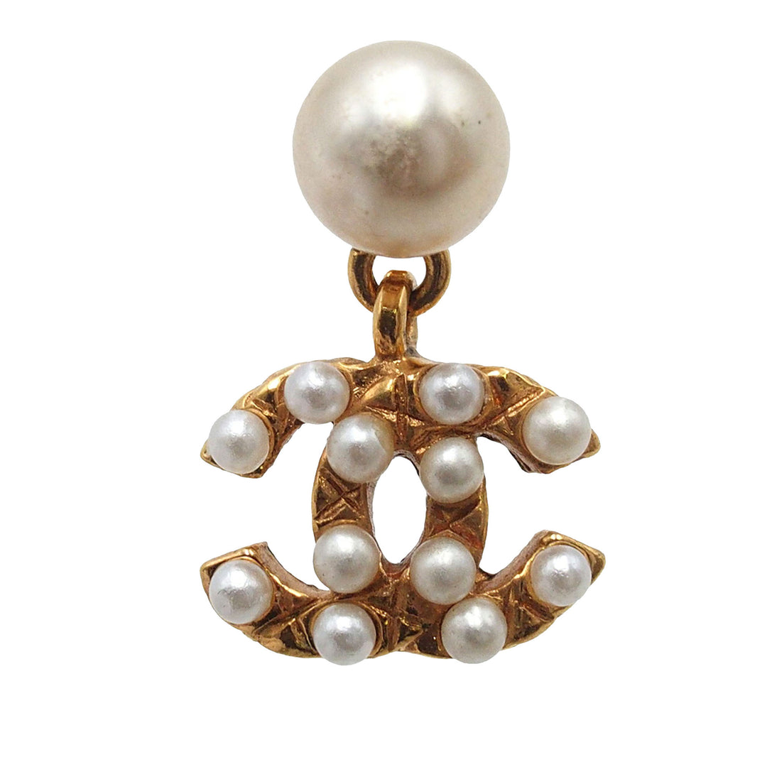 Chanel CC plaqué Perles fantaisie pendantes fermoir poussette Boucles d'oreilles Doré – vue 3 – GABY PARIS