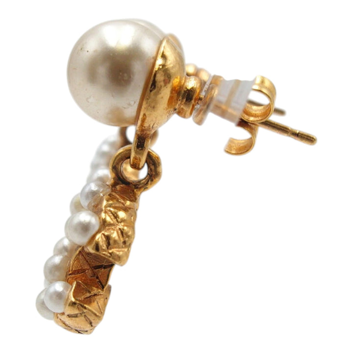 Chanel CC plaqué Perles fantaisie pendantes fermoir poussette Boucles d'oreilles Doré – vue 4 – GABY PARIS