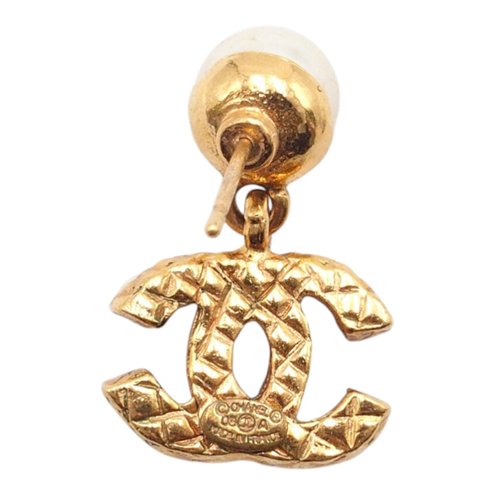 Chanel CC plaqué Perles fantaisie pendantes fermoir poussette Boucles d'oreilles Doré – vue 6 – GABY PARIS
