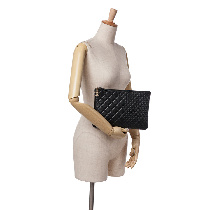Medium Bi Quilted Lambskin Cosmetic Case Black - Gaby Paris