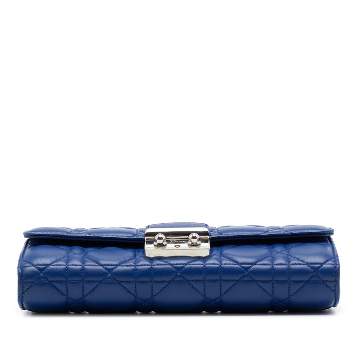 Cannage Miss Dior Promenade Wallet on Chain Cuir d'agneau Bleu