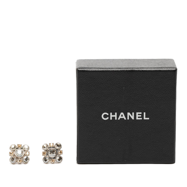 Chanel Brass Strass fermoir poussette Boucles d'oreilles Métal
