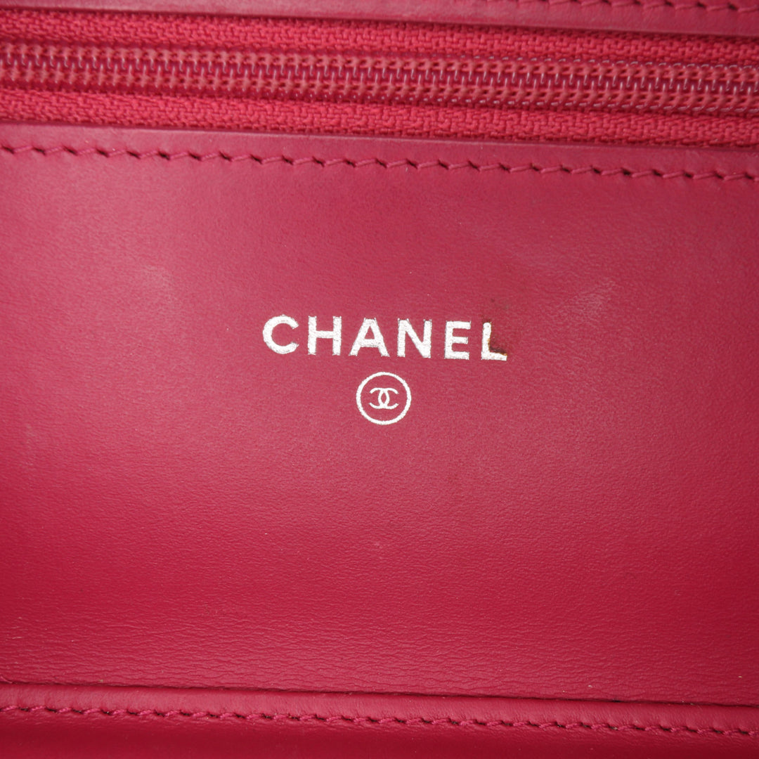 Quilted Patent Brilliant Wallet On Chain Red - Gaby Paris
