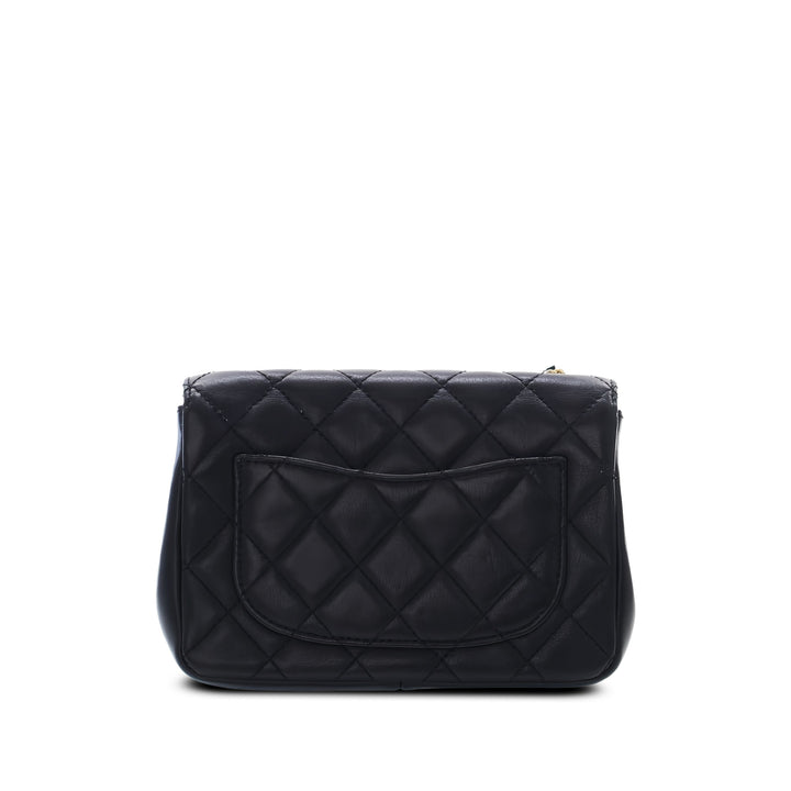 Chanel Sac bandoulière Matelassé Private Affair Camellia à rabat Petit Cuir d'agneau Noir – vue 2 – GABY PARIS