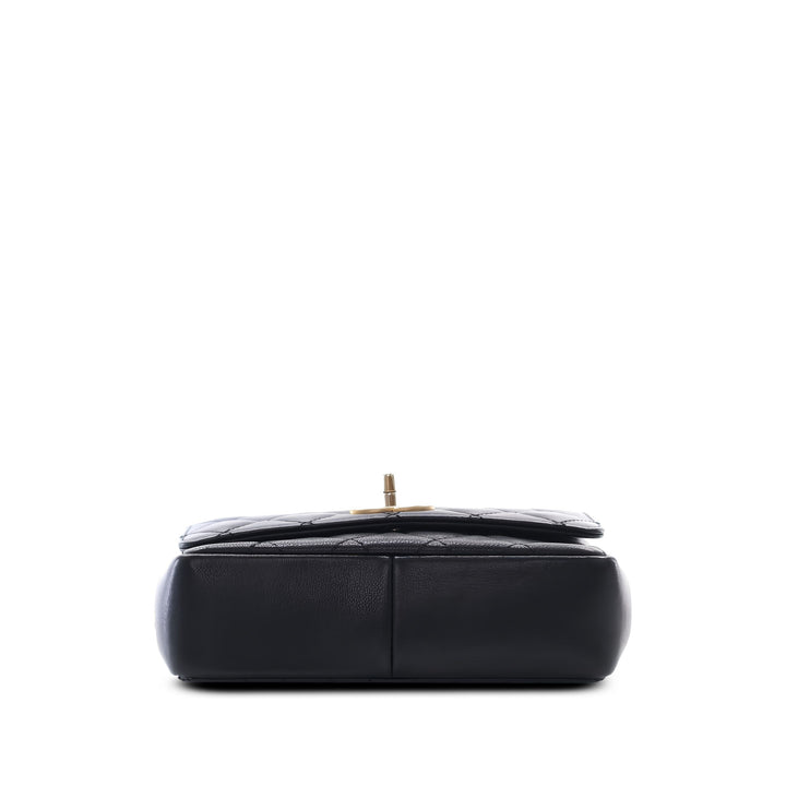 Chanel Sac bandoulière Matelassé Private Affair Camellia à rabat Petit Cuir d'agneau Noir – vue 3 – GABY PARIS