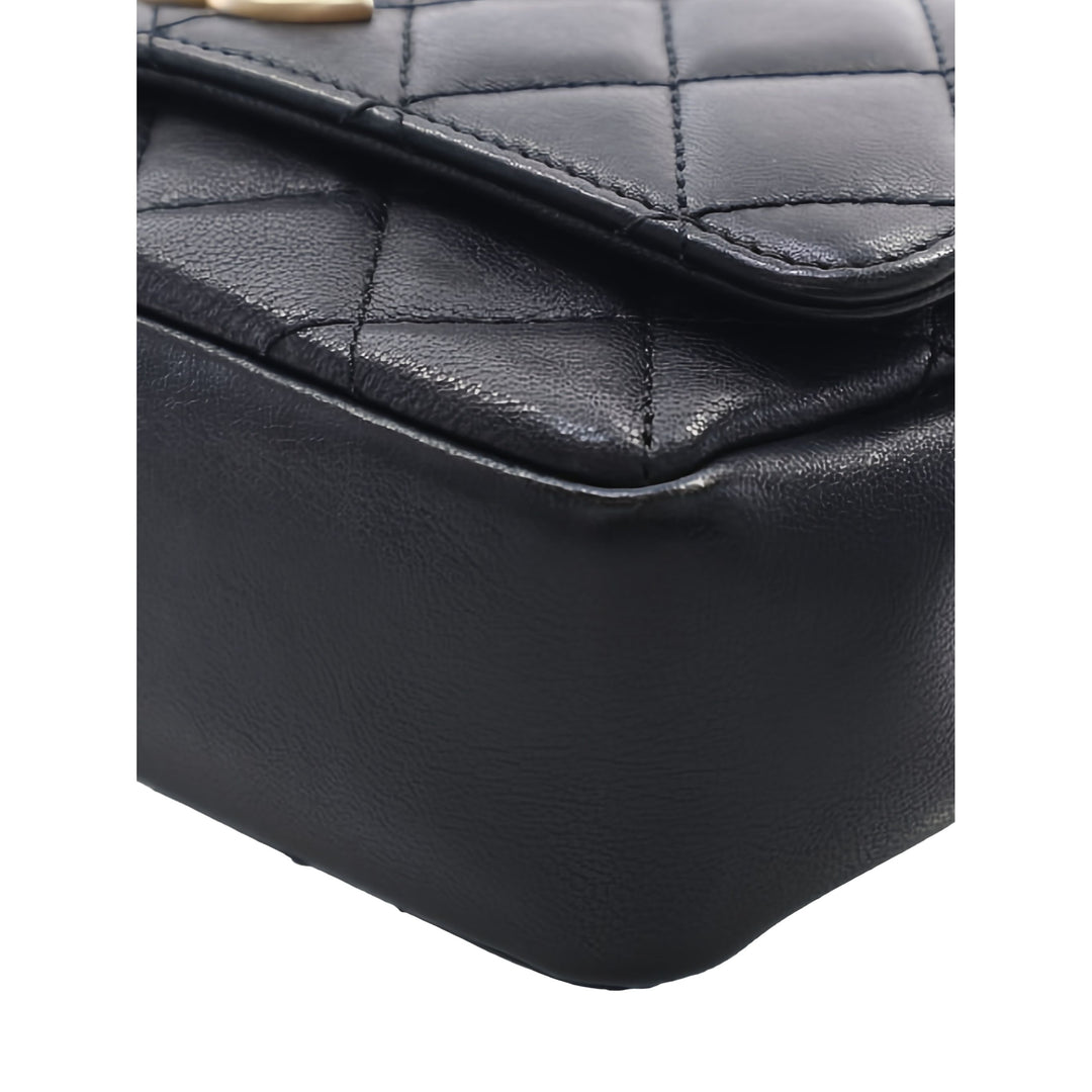 Chanel Sac bandoulière Matelassé Private Affair Camellia à rabat Petit Cuir d'agneau Noir – vue 9 – GABY PARIS