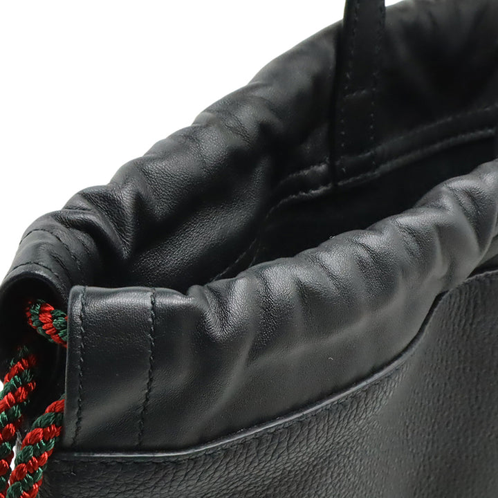 Gucci Cuir de veau grainé Web Logo Drawstring Sac à dos