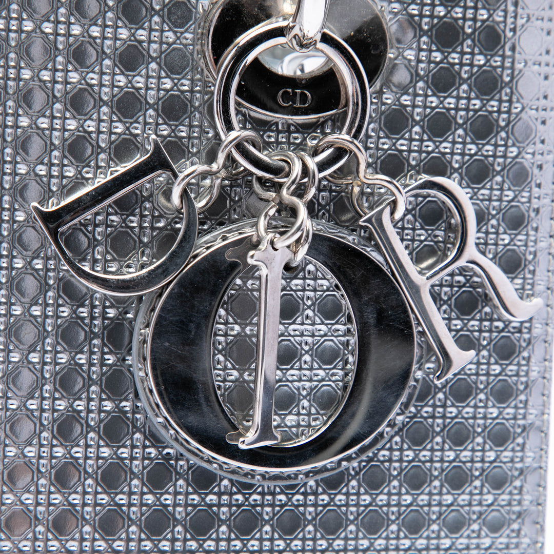 Dior Medium Metallic Cuir verni Microcannage Lady Dior