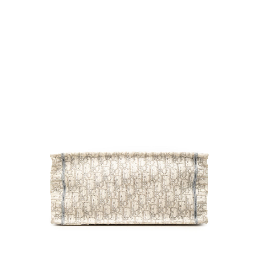 Dior Book Tote brodé Moyen Oblique Gris – vue 3 – GABY PARIS