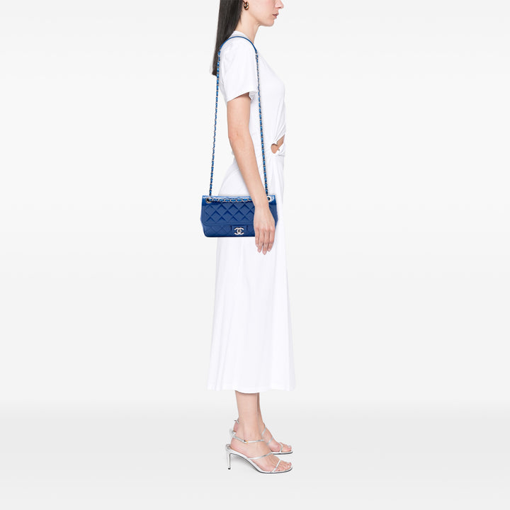 Chanel Matelassé Coco Shine à rabat Moyen Bleu – vue 6 – GABY PARIS