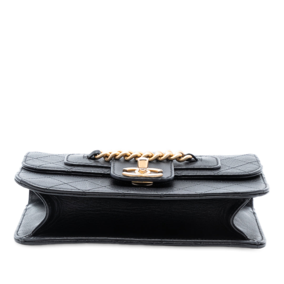 Chanel Matelassé Cuir de veau Front Chain à rabat – GABY PARIS Authentique