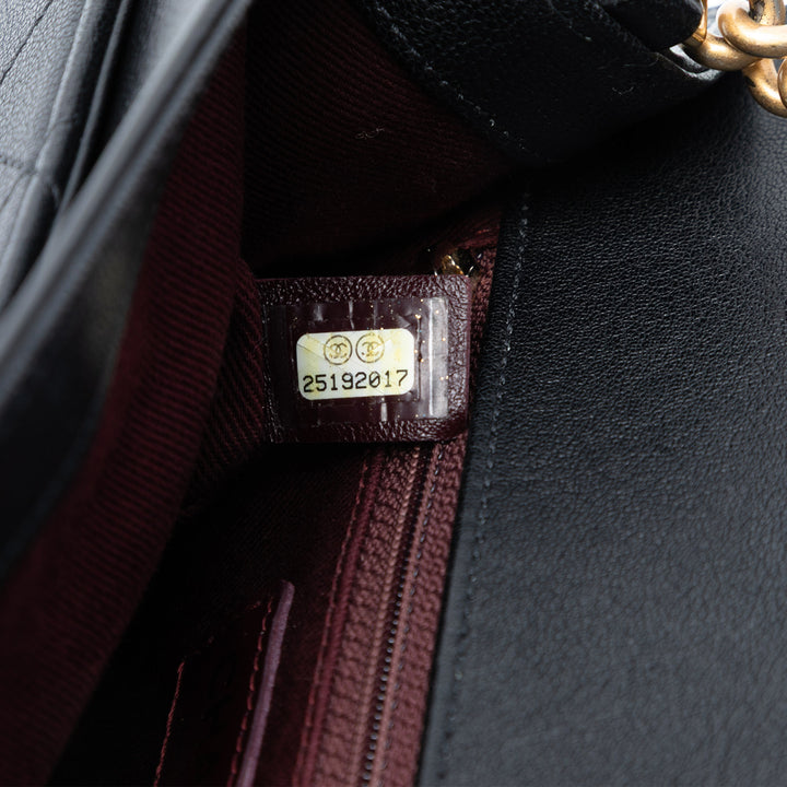 Chanel Matelassé Cuir de veau Front Chain à rabat – GABY PARIS Authentique