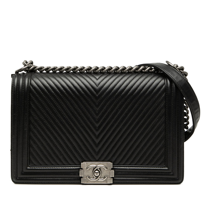 Chanel Medium Chevron Cuir d’agneau Boy à rabat