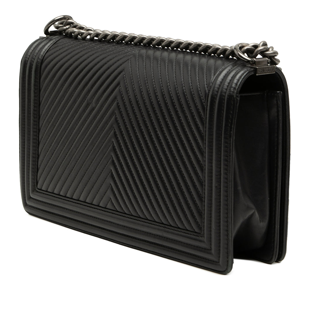 Chanel Medium Chevron Cuir d’agneau Boy à rabat