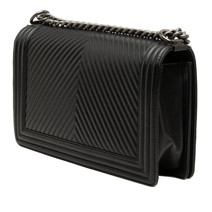 Chanel Medium Chevron Cuir d’agneau Boy à rabat