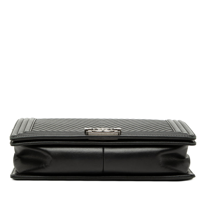 Chanel Medium Chevron Cuir d’agneau Boy à rabat