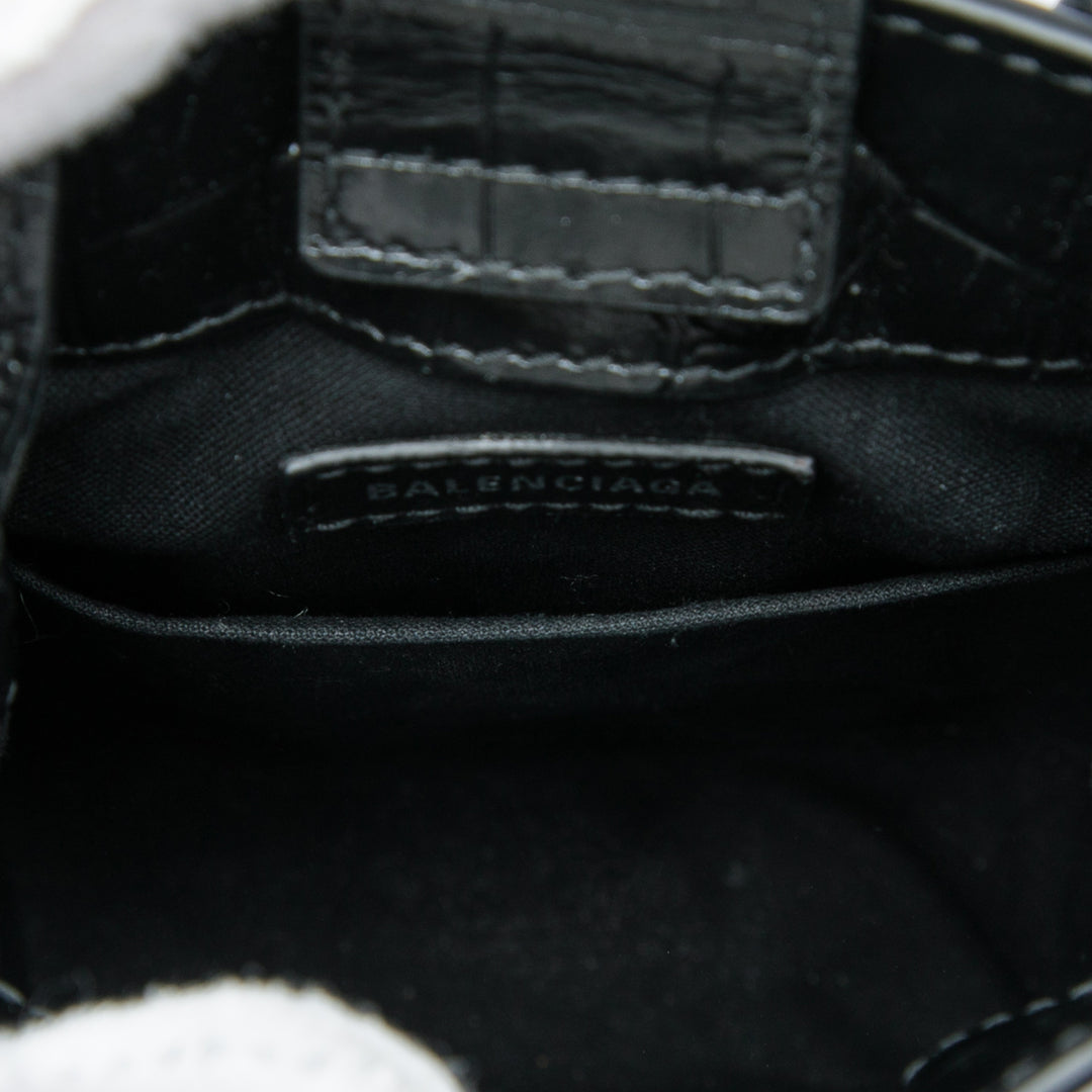 Balenciaga Croc embossé Cabas Étui téléphone Mini Noir – vue 4 – GABY PARIS