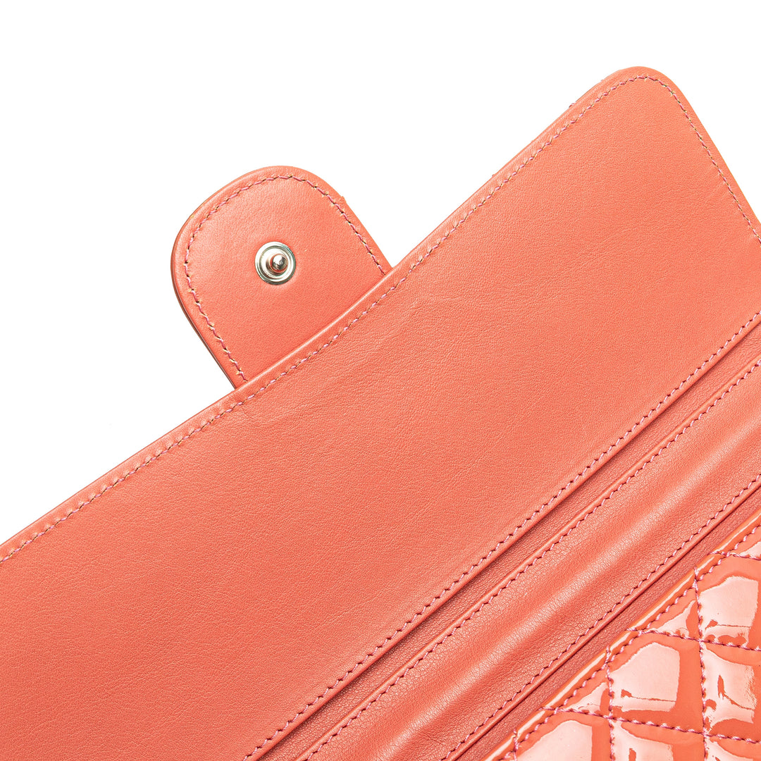 Chanel CC Quilted Cuir verni Brilliant East West Wallet On Chain Rouge – GABY PARIS Authentique