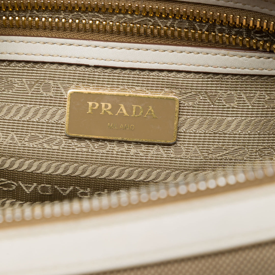 Prada Sac caméra Canapa Logo Beige – vue 5 – GABY PARIS