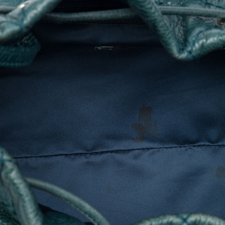 Chanel Matelassé Glacé On The Road Sac seau Cuir de veau Bleu – vue 4 – GABY PARIS