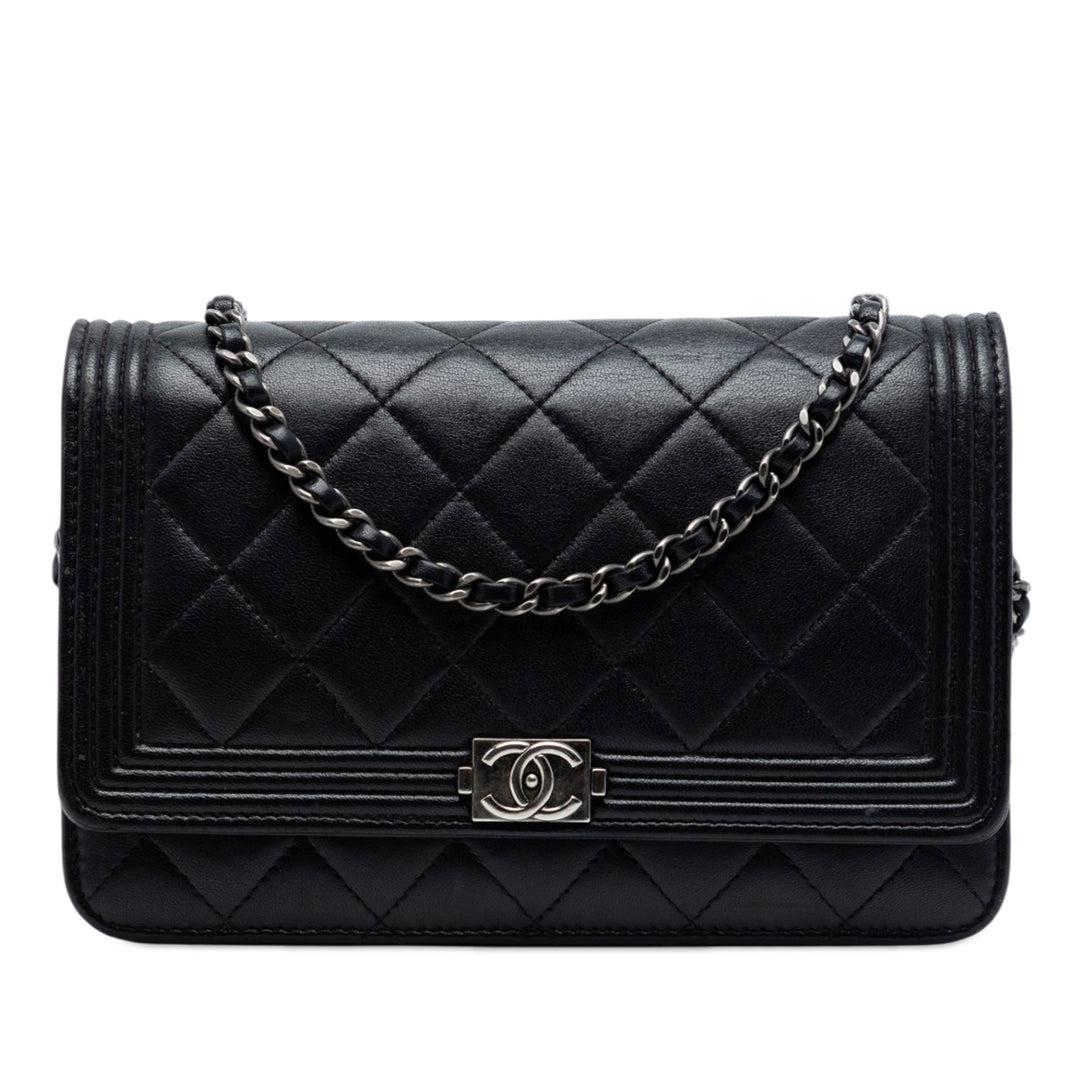 Chanel Matelassé Cuir d’agneau Boy Wallet on Chain