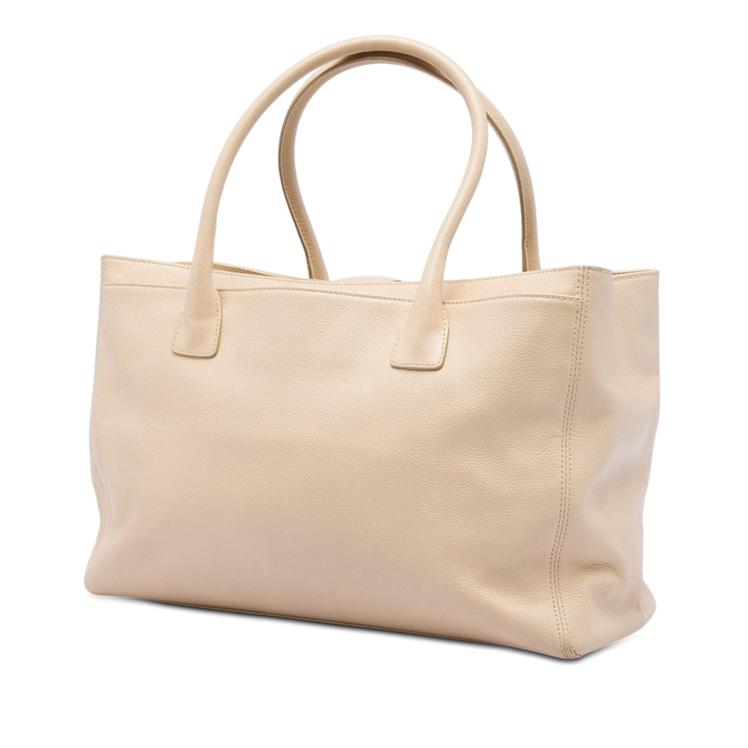 Chanel Medium Cuir de veau Executive Cerf Shopper Cabas