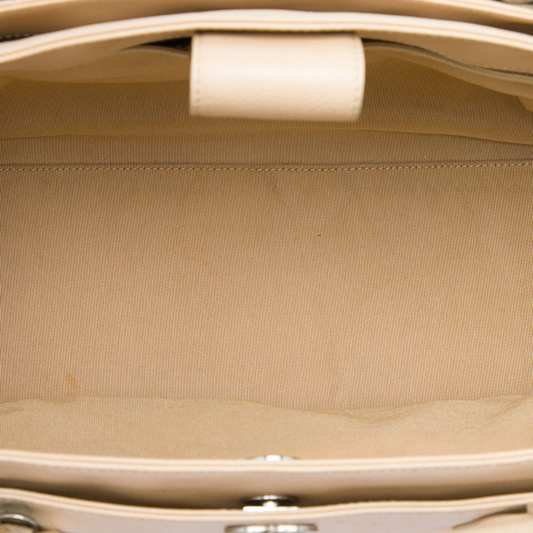 Chanel Medium Cuir de veau Executive Cerf Shopper Cabas