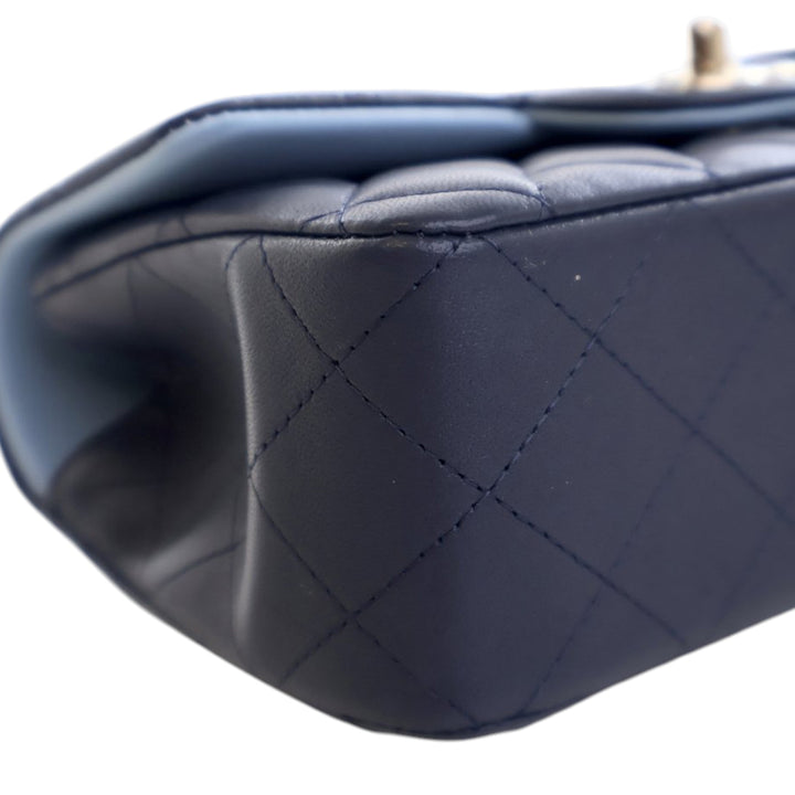 Chanel Mini Rectangular Cuir d’agneau anse supérieure à rabat