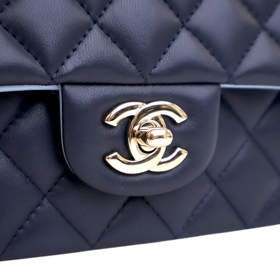 Chanel Mini Rectangular Cuir d’agneau anse supérieure à rabat