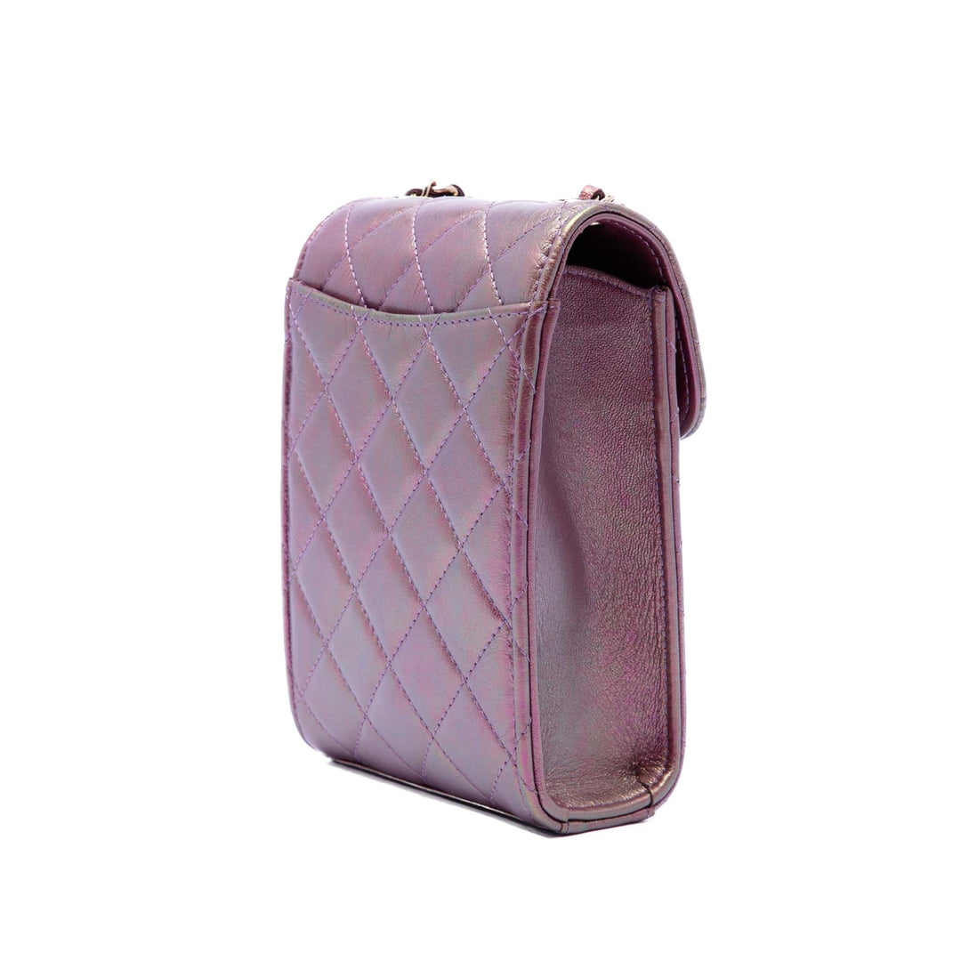 CC Matelassé Irisé Étui téléphone avec chaîne Cuir d'agneau Violet