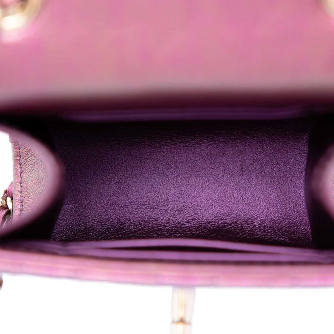 CC Matelassé Irisé Étui téléphone avec chaîne Cuir d'agneau Violet
