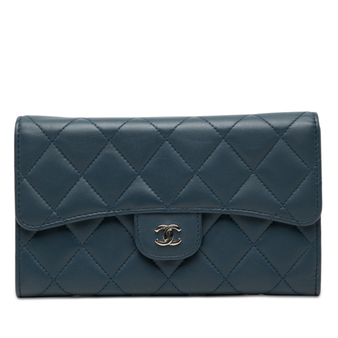 Chanel CC Matelassé Cuir d’agneau Classic à rabat Portefeuille