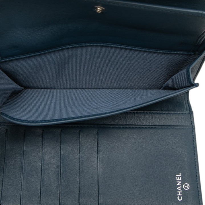 Chanel CC Matelassé Cuir d’agneau Classic à rabat Portefeuille